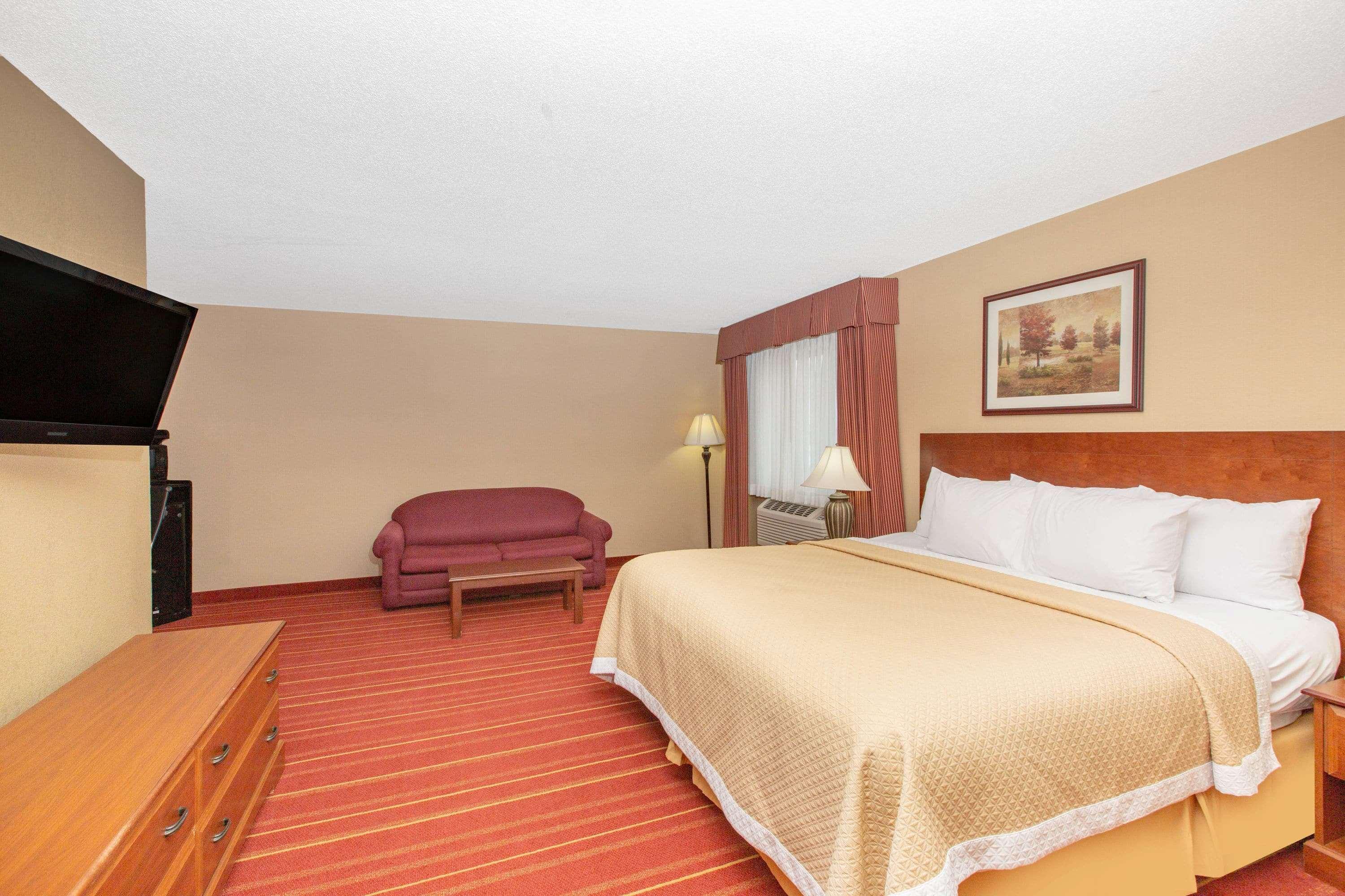 Days Inn By Wyndham Salina I-70 Екстер'єр фото
