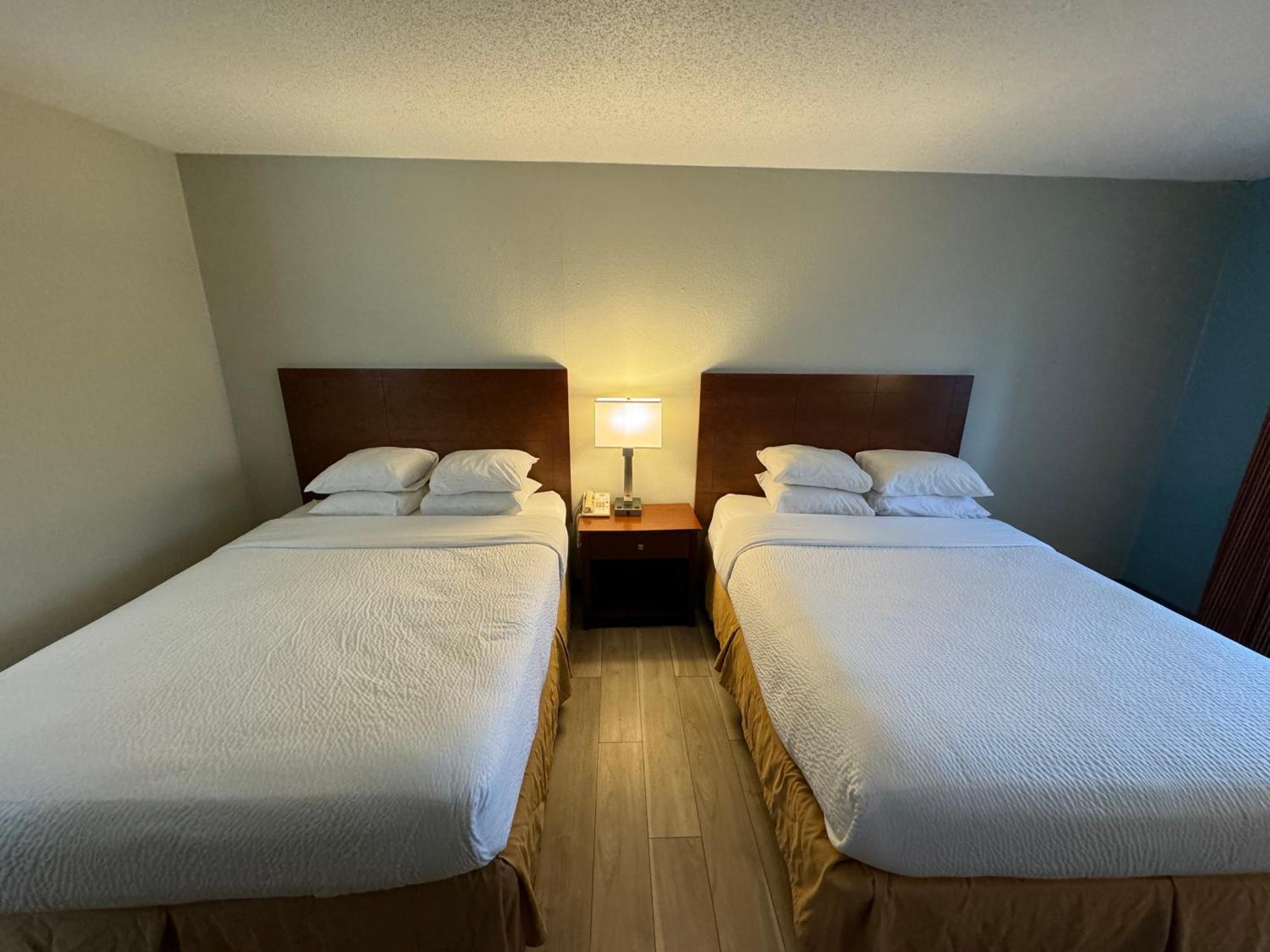 Days Inn By Wyndham Salina I-70 Екстер'єр фото