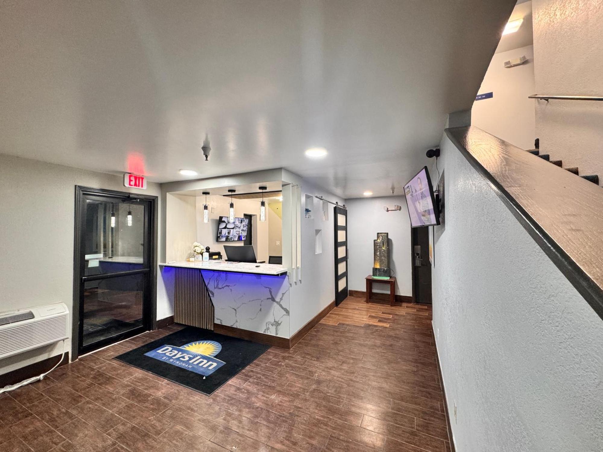 Days Inn By Wyndham Salina I-70 Екстер'єр фото