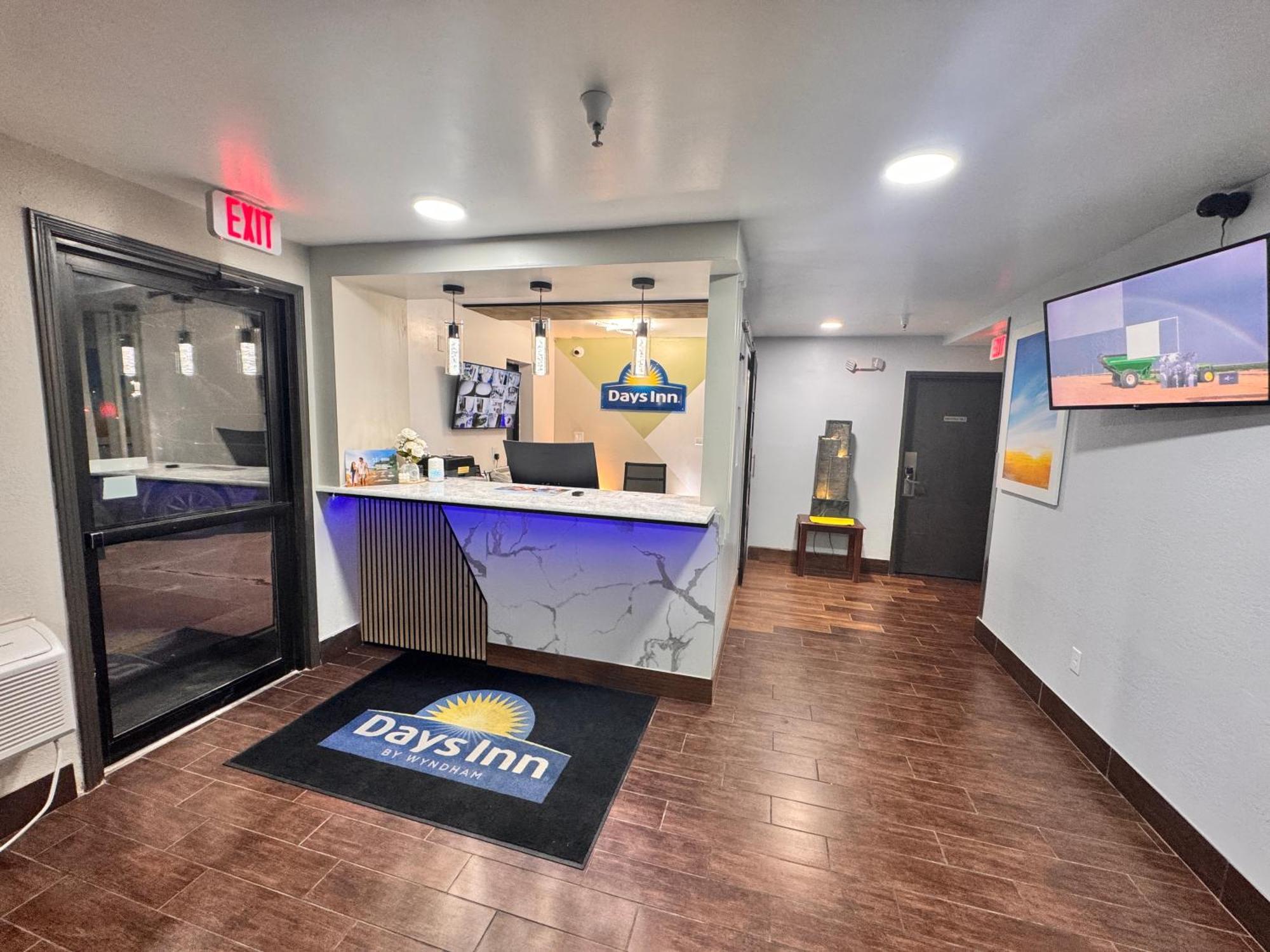 Days Inn By Wyndham Salina I-70 Екстер'єр фото