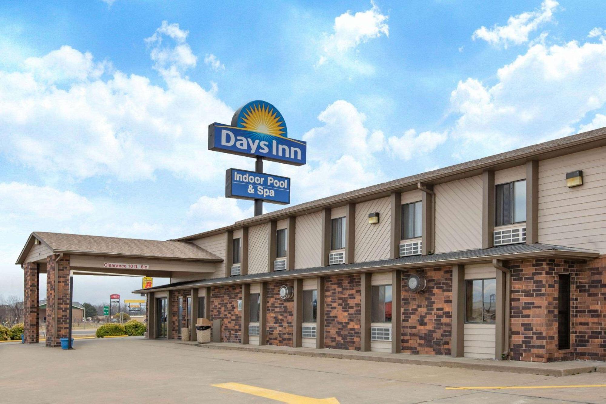 Days Inn By Wyndham Salina I-70 Екстер'єр фото